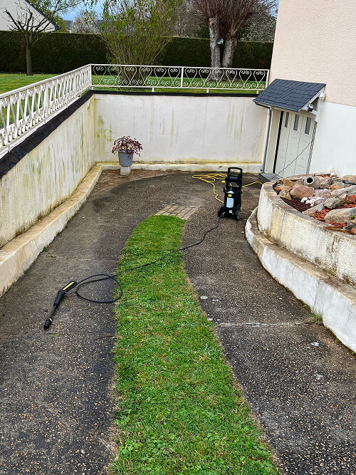 Allée avant nettoyage à Angers